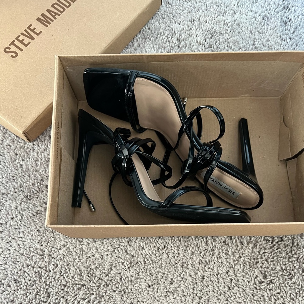 Steve Madden Uplift Lace Up Heels In Black Patent 018.